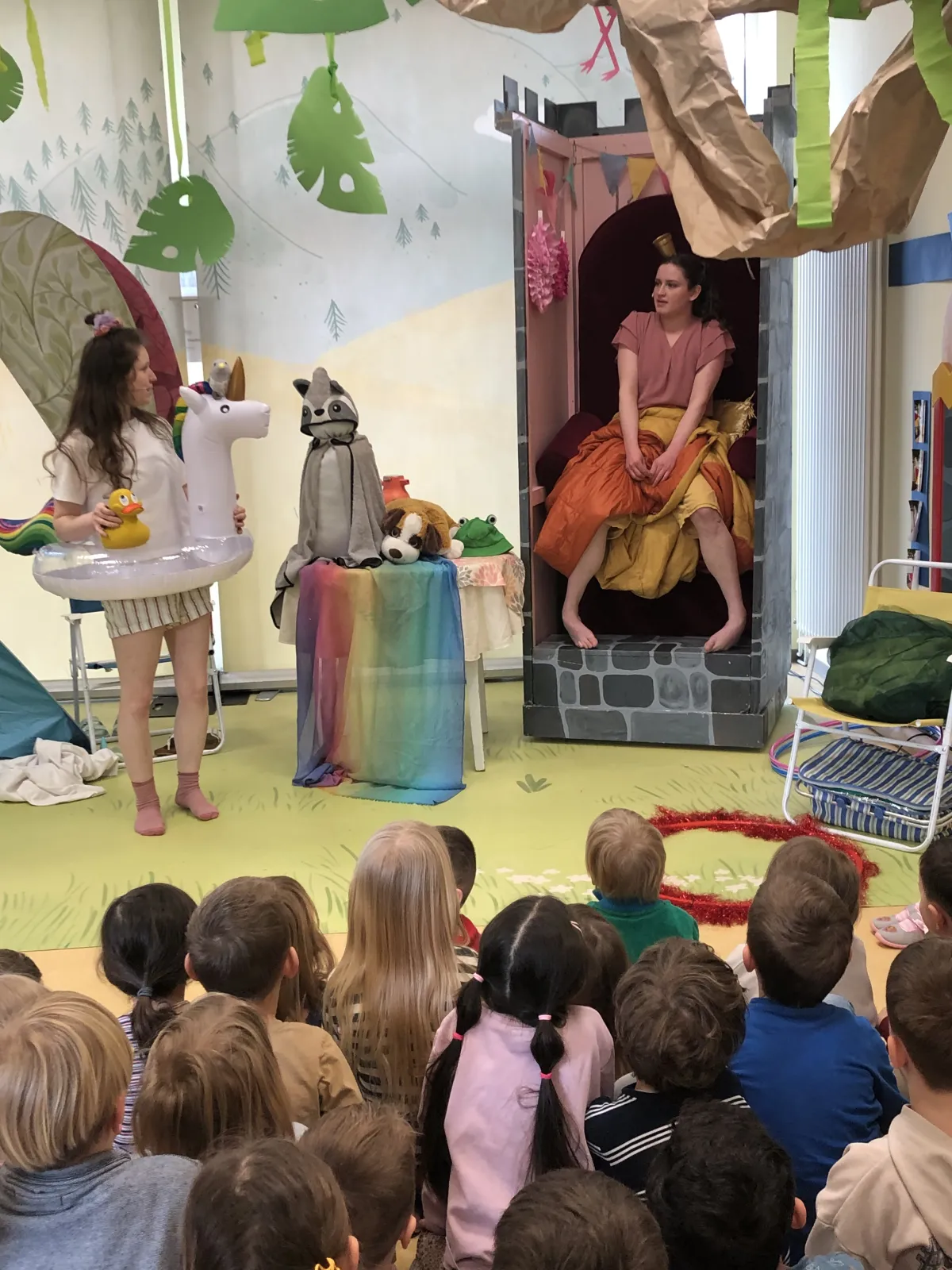Foto zum Beitrag „Ein zauberhafter Theaterbesuch im Kinderhaus“